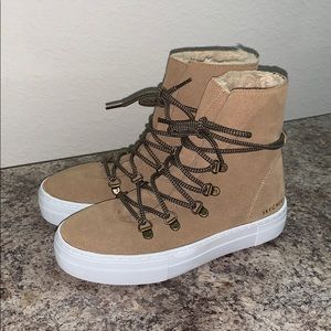 Sketchers Alba-Beige Suede / Fur-lined High Hugs